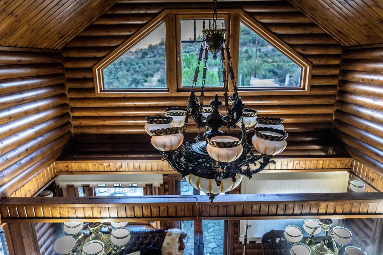 Gourri *2 Bdr Log House /Mountains/Queen Bed/Fireplace מראה חיצוני תמונה