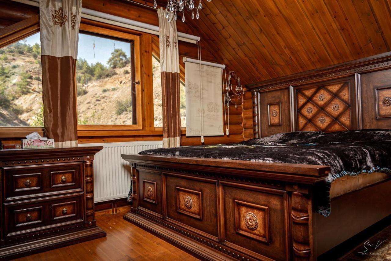 Gourri *2 Bdr Log House /Mountains/Queen Bed/Fireplace מראה חיצוני תמונה