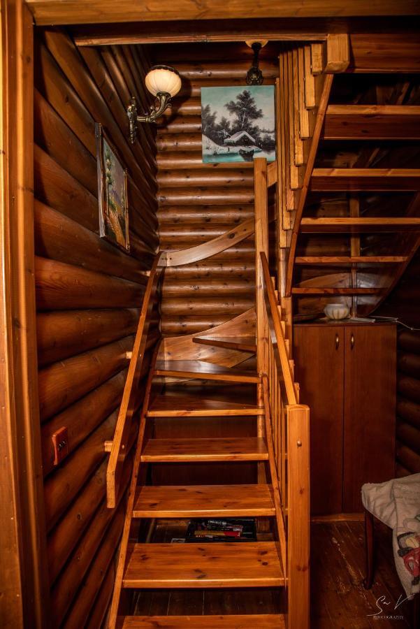 Gourri *2 Bdr Log House /Mountains/Queen Bed/Fireplace מראה חיצוני תמונה