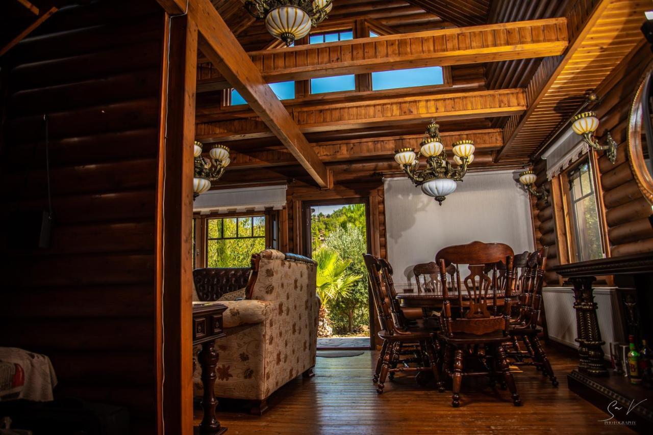 Gourri *2 Bdr Log House /Mountains/Queen Bed/Fireplace מראה חיצוני תמונה